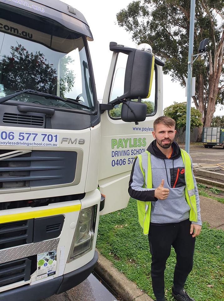 Heavy Rigid truck licence